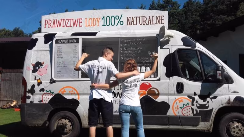 Mobilny punkt sprzedaży lodów MLP — zdjęcie 1 z 4
